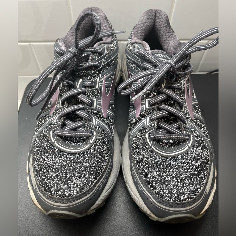 Brooks Women Running Shoes 8.5
